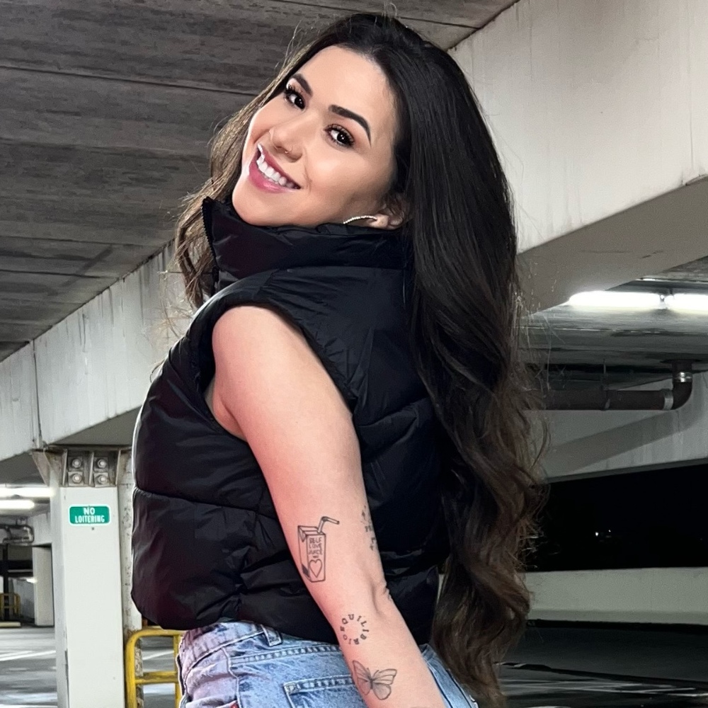 Meet your Posher, Clarissa